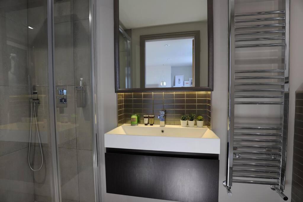 Вілла Stylish Townhouse 15 Mins To Laines & Seafront Brighton Екстер'єр фото