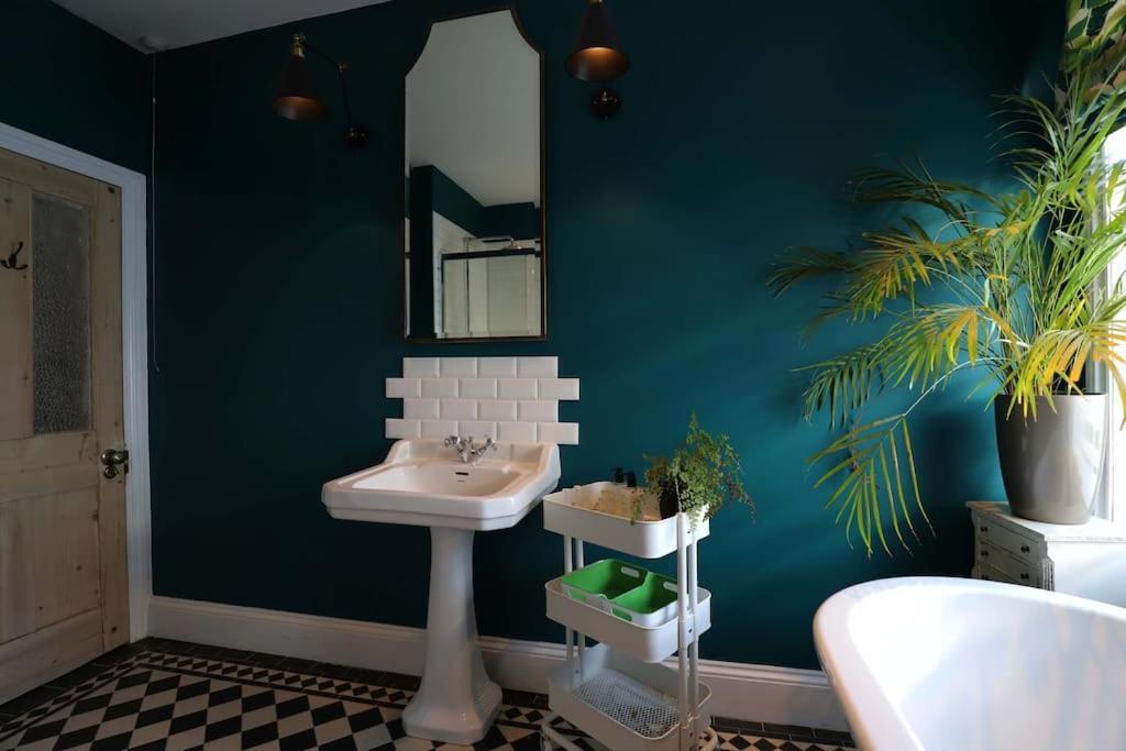 Вілла Stylish Townhouse 15 Mins To Laines & Seafront Brighton Екстер'єр фото